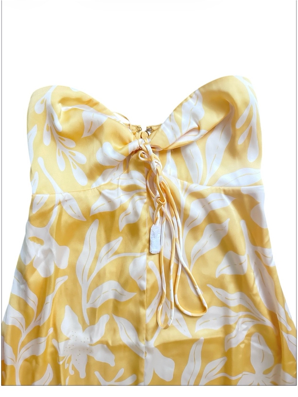 Abercrombie
Yellow & White Floral Strapless Maxi Dress - Picture 4 of 12